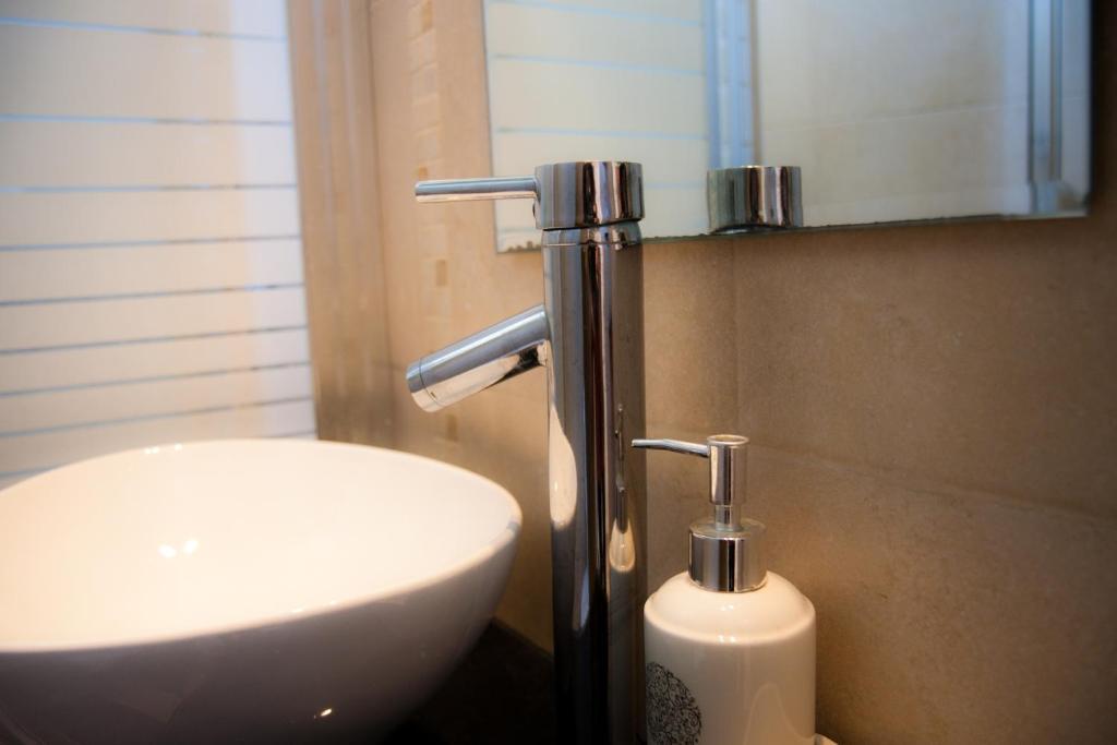 Neve Tzedek Original Style Apartments Tel Aviv Rom bilde